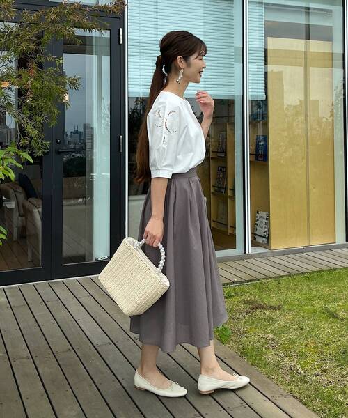 couture brooch(クチュールブローチ)の「◆【新色追加!UV/接触冷感/マシンウォッシャブル】エンブロカット刺繍ドルマンカットソー(Tシャツ/カットソー・レディース・ブラック/オフホワイト/ブラック系2/ベビーピンク/黄緑系/ピンク系9/ホワイト系9/サックスブルー系7/カーキ系4/ブラウン系その他7・34/42/38)」の19枚目の写真