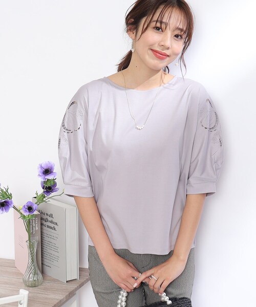 couture brooch(クチュールブローチ)の「◆【新色追加!UV/接触冷感/マシンウォッシャブル】エンブロカット刺繍ドルマンカットソー(Tシャツ/カットソー・レディース・ブラック/オフホワイト/ブラック系2/ベビーピンク/黄緑系/ピンク系9/ホワイト系9/サックスブルー系7/カーキ系4/ブラウン系その他7・34/42/38)」の14枚目の写真