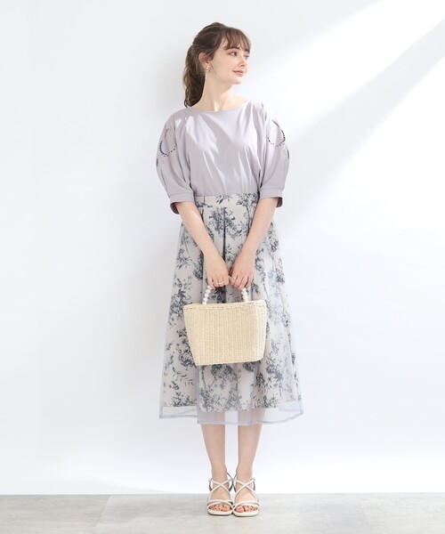 couture brooch(クチュールブローチ)の「◆【新色追加!UV/接触冷感/マシンウォッシャブル】エンブロカット刺繍ドルマンカットソー(Tシャツ/カットソー・レディース・ブラック/オフホワイト/ブラック系2/ベビーピンク/黄緑系/ピンク系9/ホワイト系9/サックスブルー系7/カーキ系4/ブラウン系その他7・34/42/38)」の11枚目の写真