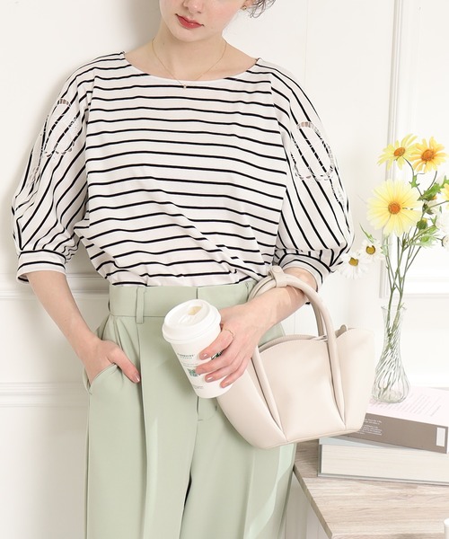 couture brooch(クチュールブローチ)の「◆【新色追加!UV/接触冷感/マシンウォッシャブル】エンブロカット刺繍ドルマンカットソー(Tシャツ/カットソー・レディース・ブラック/オフホワイト/ブラック系2/ベビーピンク/黄緑系/ピンク系9/ホワイト系9/サックスブルー系7/カーキ系4/ブラウン系その他7・34/42/38)」の5枚目の写真