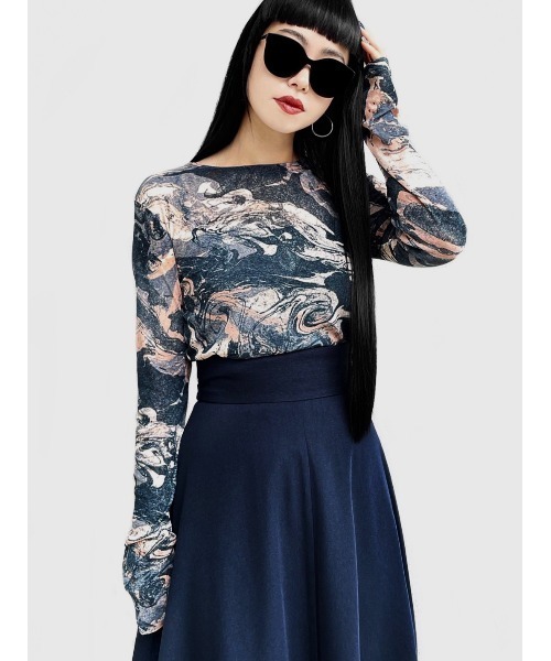 LVEU.(ラブユ.)の「【LVEU.】マーブル柄シアートップス / トップス カットソー シアー マーブル 総柄 モノトーン カラフル インナー レイヤード クルーネック ブルー グレー ブラウン ネイビー(Tシャツ/カットソー・レディース・ブラウン/ネイビー/ブルー/ブルーグレー・FREE)」の16枚目の写真