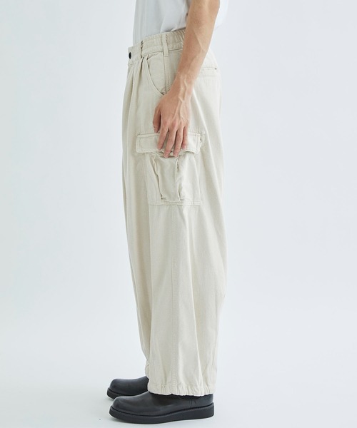 FACCIES（ファチーズ）の「【FACCIES/ファッチーズ】Silk Nep Wide Tuck Cargo Pt（カーゴパンツ・メンズ・カーキ/キナリ・1/2）」の7枚目の写真