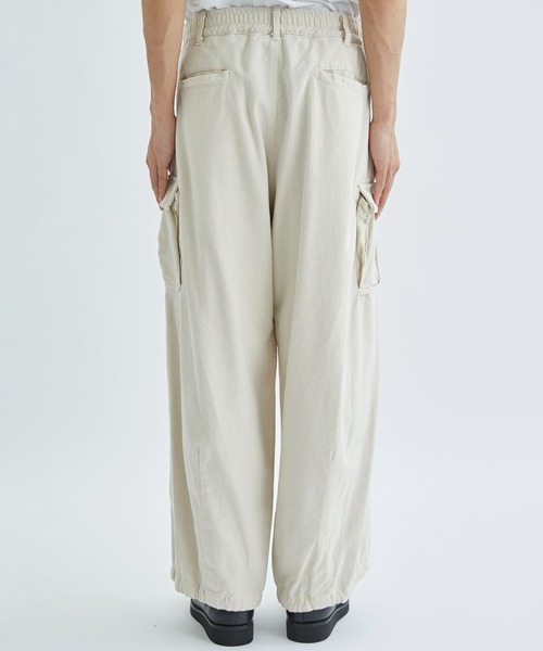 FACCIES（ファチーズ）の「【FACCIES/ファッチーズ】Silk Nep Wide Tuck Cargo Pt（カーゴパンツ・メンズ・カーキ/キナリ・1/2）」の18枚目の写真