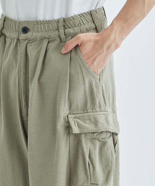 FACCIES（ファチーズ）の「【FACCIES/ファッチーズ】Silk Nep Wide Tuck Cargo Pt（カーゴパンツ・メンズ・カーキ/キナリ・1/2）」の6枚目の写真
