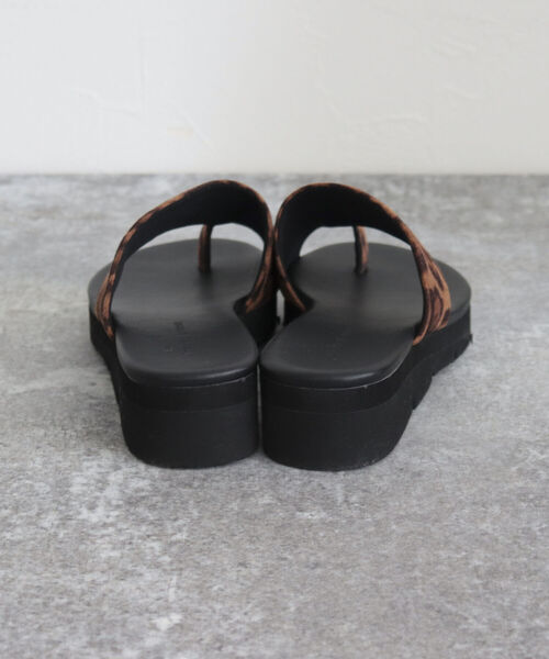 fredy emue（フレディエミュ）の「ライトトングサンダル（サンダル・レディース・ベージュ系その他/ブラック・M/L）」の8枚目の写真