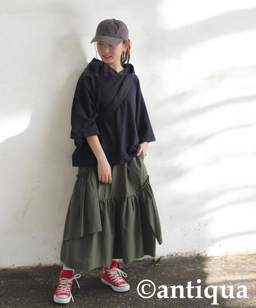 antiqua（アンティカ）の「綿100%裏毛ショート丈パーカー（パーカー・レディース・ブルー/グリーン/スミクロ/杢グレー/グレー系その他/ブラック・FREE）」の16枚目の写真