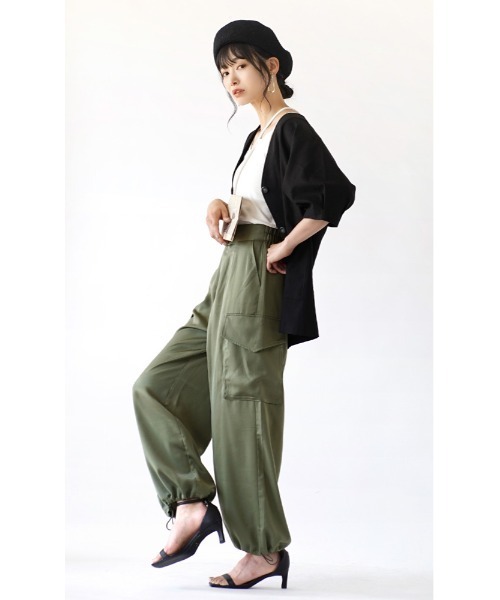 apartment department(アパートメントデパートメント)の「サテン ドロストカーゴパンツ(カーゴパンツ・レディース・ライトイエロー/カーキ・M)」の5枚目の写真