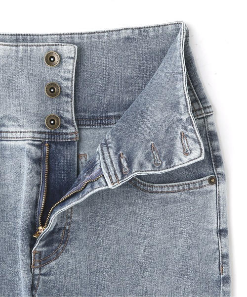 FREE'S MART（フリーズマート）の「【Sシリーズ対応】ハイウエストボタンフライスキニーデニムパンツ（デニムパンツ・レディース・ダークネイビー/ブルー系その他・MEDIUM/SMALL/X-SMALL）」の8枚目の写真