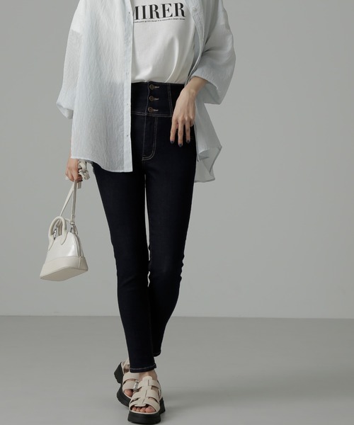 FREE'S MART（フリーズマート）の「【Sシリーズ対応】ハイウエストボタンフライスキニーデニムパンツ（デニムパンツ・レディース・ダークネイビー/ブルー系その他・MEDIUM/SMALL/X-SMALL）」の6枚目の写真