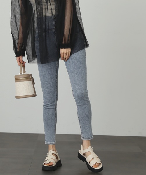 FREE'S MART（フリーズマート）の「【Sシリーズ対応】ハイウエストボタンフライスキニーデニムパンツ（デニムパンツ・レディース・ダークネイビー/ブルー系その他・MEDIUM/SMALL/X-SMALL）」の16枚目の写真