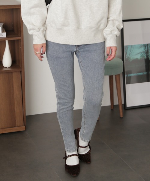 FREE'S MART（フリーズマート）の「【Sシリーズ対応】ハイウエストボタンフライスキニーデニムパンツ（デニムパンツ・レディース・ダークネイビー/ブルー系その他・MEDIUM/SMALL/X-SMALL）」の22枚目の写真