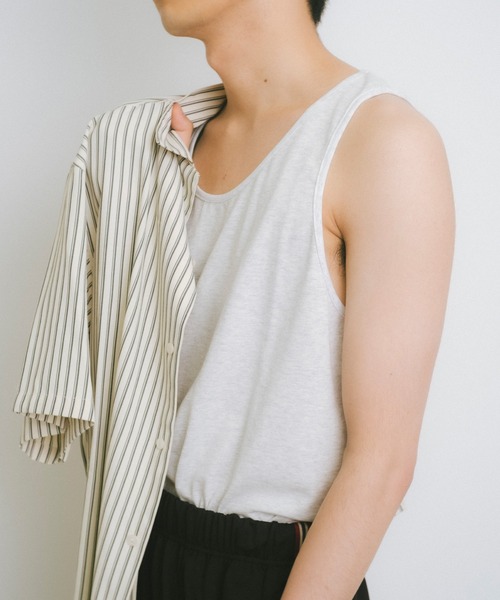 WHIMSIC（ウィムジック）の「【UNISEX】プレーンカラータンクトップ（タンクトップ・メンズ・イエロー/ライトグレー/シルバー/ブルー・FREE）」の2枚目の写真