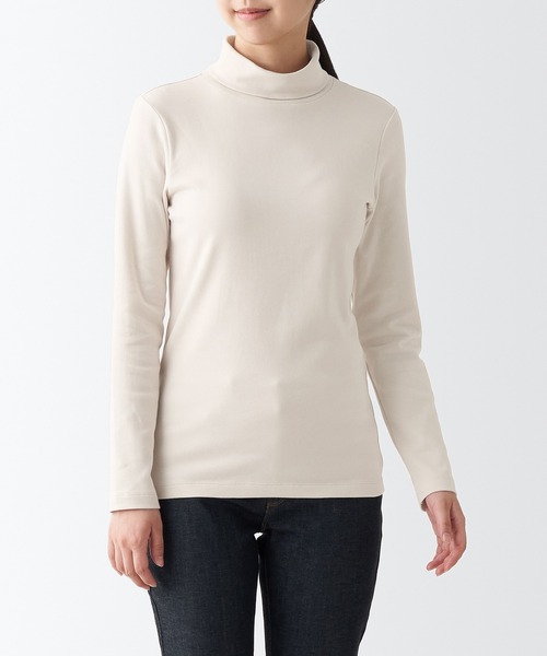 無印良品(ムジルシリョウヒン)の「ストレッチフライス編みタートルネック長袖Tシャツ(Tシャツ/カットソー・レディース・ベージュ系4/ネイビー系/ブラウン/チャコールグレー/オフホワイト/ブラック/ベージュ系1・M/S/L/XL/XXL/XS)」の5枚目の写真