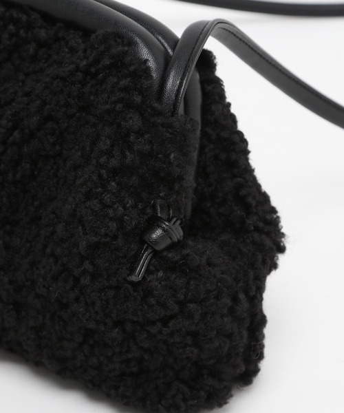 LAKOLE（ラコレ）の「2WAYボアクラッチBAG / 971093（クラッチバッグ・レディース・アイボリー/モカ/ブラック・FREE）」の10枚目の写真