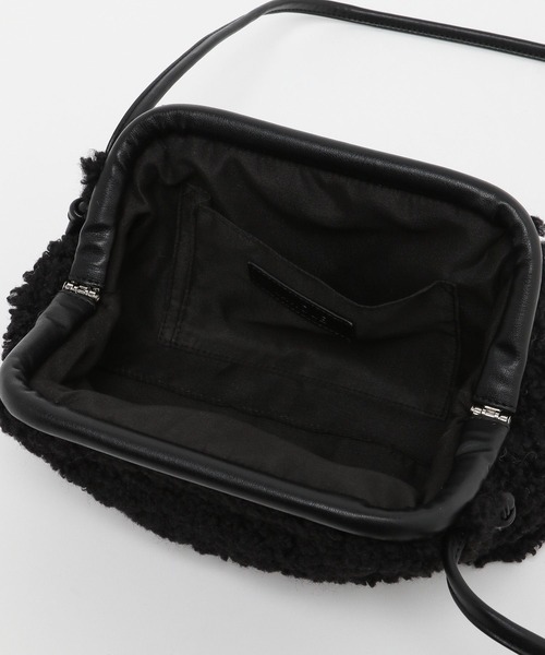 LAKOLE（ラコレ）の「2WAYボアクラッチBAG / 971093（クラッチバッグ・レディース・アイボリー/モカ/ブラック・FREE）」の13枚目の写真