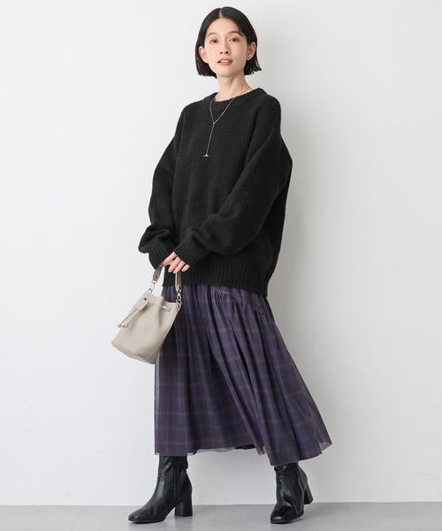 Viola e Viola(ヴィオラエヴィオラ)の「ゆるっとふんわり素材ニット(ニット/セーター・レディース・グレイッシュブルー/ブラック/アイボリー/ライトイエロー・LL/3L/L/M)」の15枚目の写真