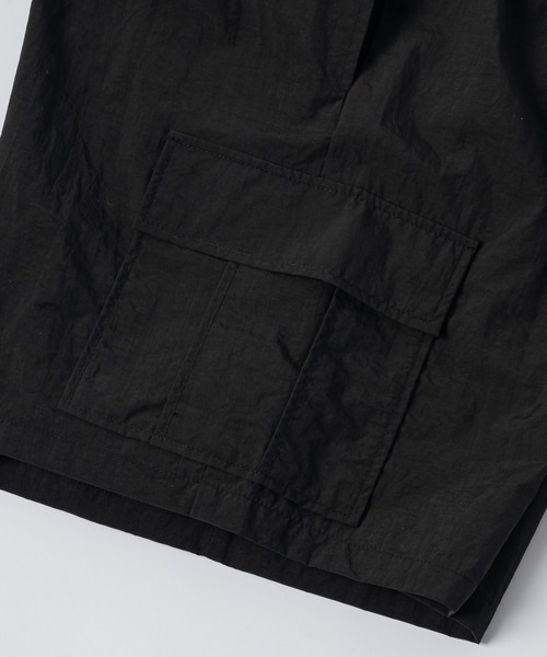 flaner(フラネ)の「Loose nylon cargo short pants / ルーズナイロンカーゴショートパンツ(カーゴパンツ・レディース・ブラック/ネイビー・LARGE/MEDIUM/SMALL)」の7枚目の写真