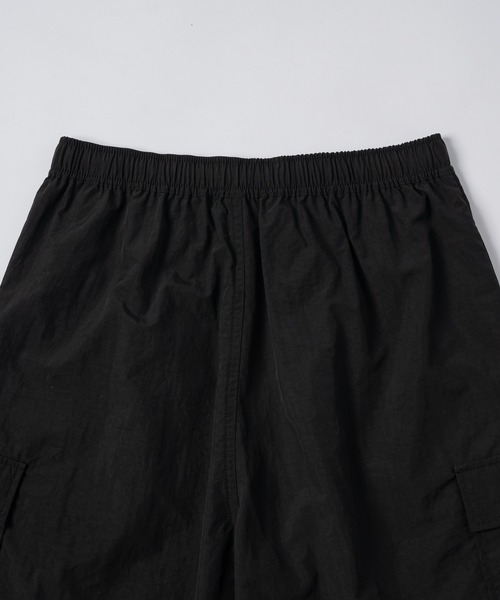 flaner(フラネ)の「Loose nylon cargo short pants / ルーズナイロンカーゴショートパンツ(カーゴパンツ・レディース・ブラック/ネイビー・LARGE/MEDIUM/SMALL)」の8枚目の写真