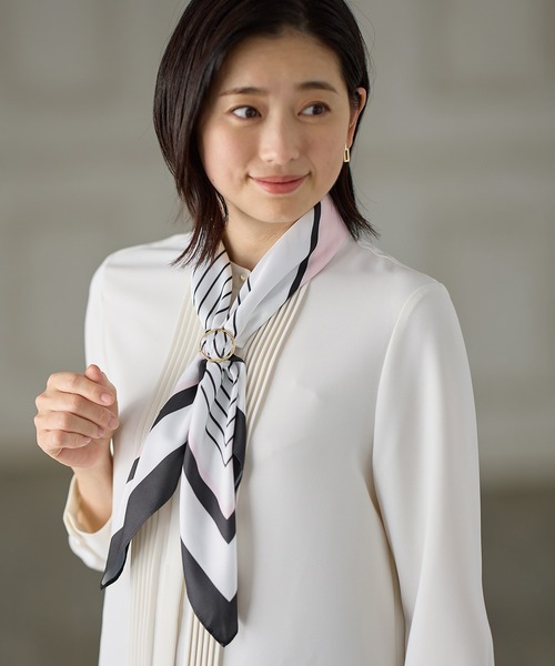 A/C DESIGN BY ALPHA CUBIC(エーシーデザインバイアルファキュービック)の「ストライプスカーフ(ストール/ショール・レディース・ベージュ/オフホワイト・フリー)」の6枚目の写真