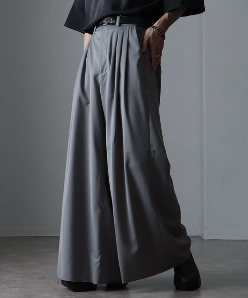 welise（ウェライズ）の「【welise/ウェライズ】グレイスフルTR  3タックモードワイドスラックス（スラックス・メンズ・ブラック/ダークベージュ/チャコールグレー/ダークグレー/ブルー/グレイッシュベージュ/グレー/グレー系/ベージュ系/ブラック系/チャコール/ブルー系・M/L/S）」の4枚目の写真