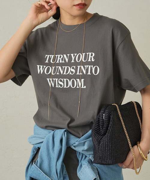 LOUNGEDRESS(ラウンジドレス)の「WISDOMロゴT(Tシャツ/カットソー・レディース・オフホワイト/チャコールグレー/レッド・FREE)」の2枚目の写真