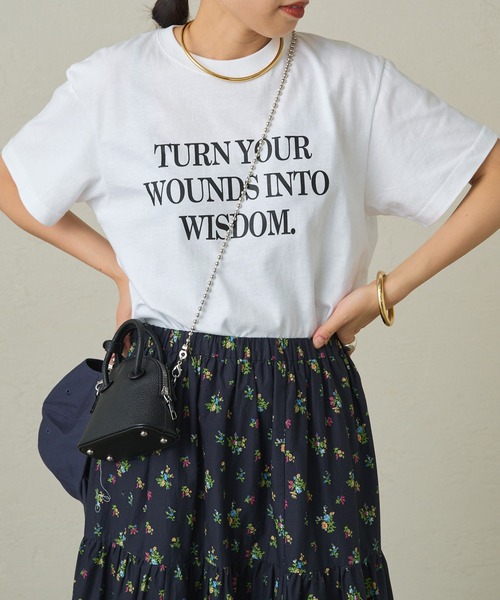 LOUNGEDRESS(ラウンジドレス)の「WISDOMロゴT(Tシャツ/カットソー・レディース・オフホワイト/チャコールグレー/レッド・FREE)」の10枚目の写真