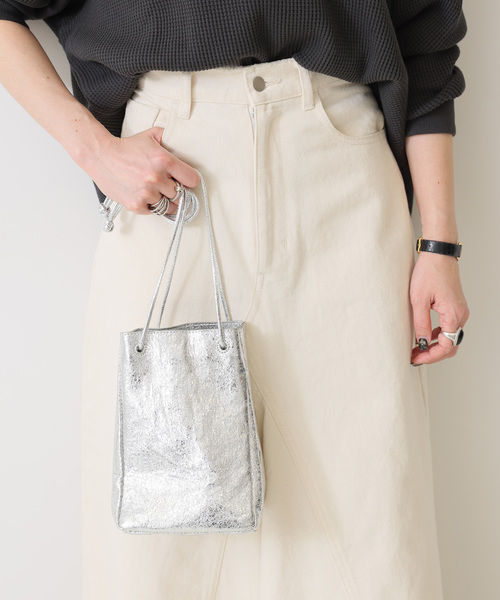 ESLOW（エスロー）の「【ESLOW / エスロー】 METALLIC SHOULDER BAG（ショルダーバッグ・レディース・シルバー/ブラック・FREE）」の14枚目の写真