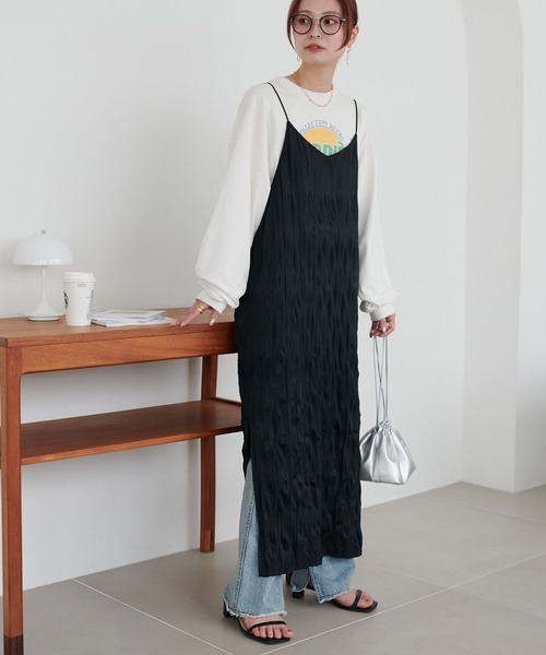 DISCOAT（ディスコート）の「マットサテン変形プリーツVキャミワンピ