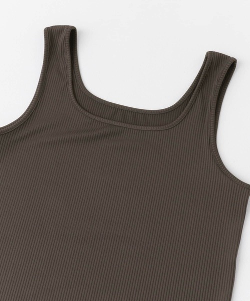 URBAN RESEARCH ROSSO WOMEN（アーバンリサーチ　ロッソ）の「スクエアネックタンクトップ（タンクトップ・レディース・チャコールグレー/オフホワイト/ライトカーキ・FREE）」の14枚目の写真