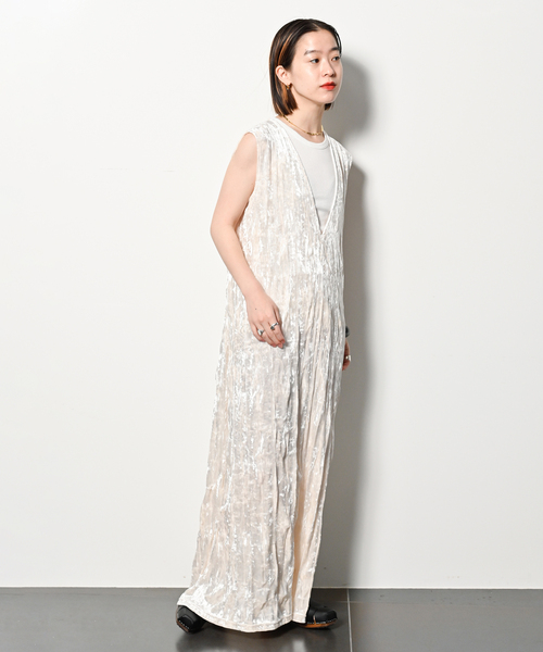 CITYSHOP(シティーショップ)の「CRUSH VELVET LEAN DRESS:ワンピース(ワンピース・レディース・ホワイト/ブラック・36/38)」の13枚目の写真