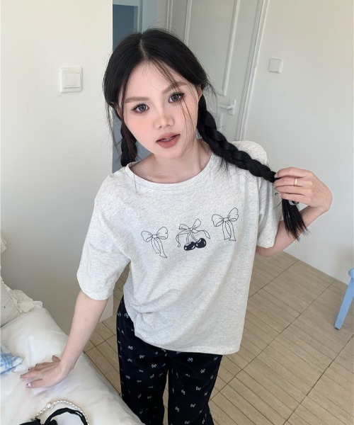 DIAVEL(ディアベル)の「韓国風 チェリー×リボンプリントTシャツ(Tシャツ/カットソー・レディース・ライトグレー/ホワイト/ホワイト系1・M)」の10枚目の写真