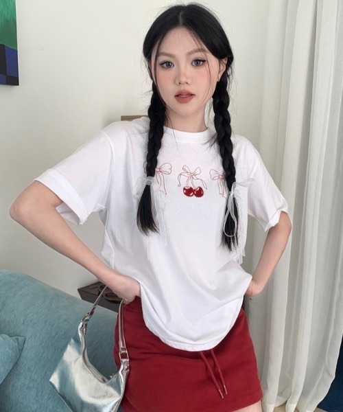 DIAVEL(ディアベル)の「韓国風 チェリー×リボンプリントTシャツ(Tシャツ/カットソー・レディース・ライトグレー/ホワイト/ホワイト系1・M)」の17枚目の写真
