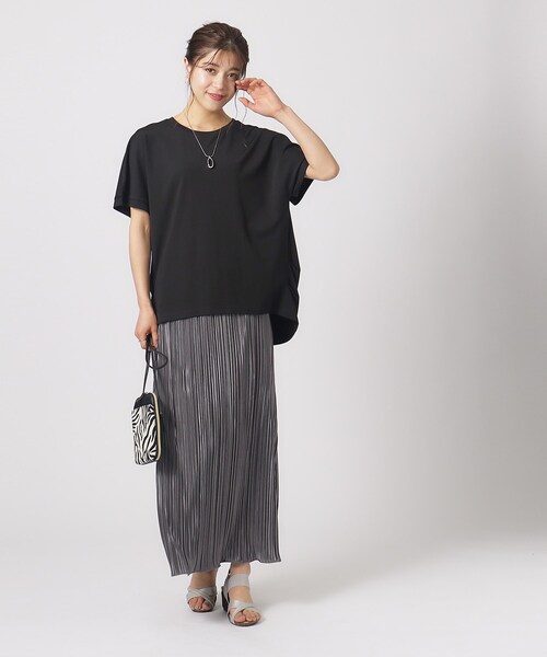SHOO・LA・RUE(シューラルー)の「◆【UV/体型カバー】インもアウトも楽しめる とろみ 裾タックトップス(Tシャツ/カットソー・レディース・ホワイト/グリーン系/イエロー/ブラック/グレー系2/ブラック系2・00)」の9枚目の写真