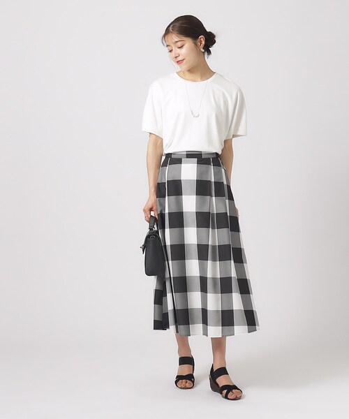 SHOO・LA・RUE(シューラルー)の「◆【UV/体型カバー】インもアウトも楽しめる とろみ 裾タックトップス(Tシャツ/カットソー・レディース・ホワイト/グリーン系/イエロー/ブラック/グレー系2/ブラック系2・00)」の17枚目の写真