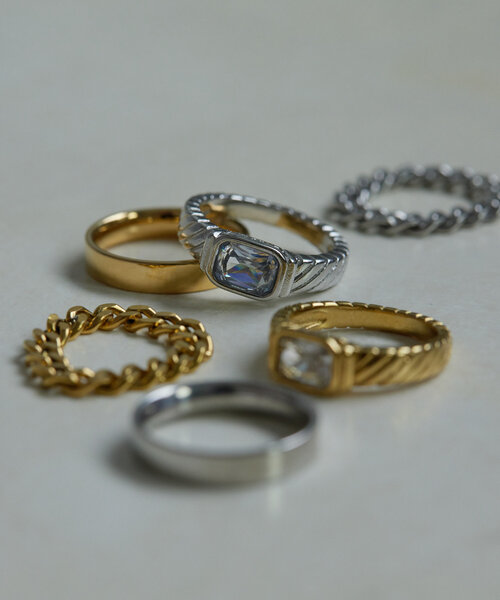 ear PAPILLONNER（イアパピヨネ）の「《インフルエンサーuchida企画》ステンレス/ジルコニアリング（リング・レディース・シルバー/ゴールド/ゴールド系その他/シルバー系その他・12）」の11枚目の写真