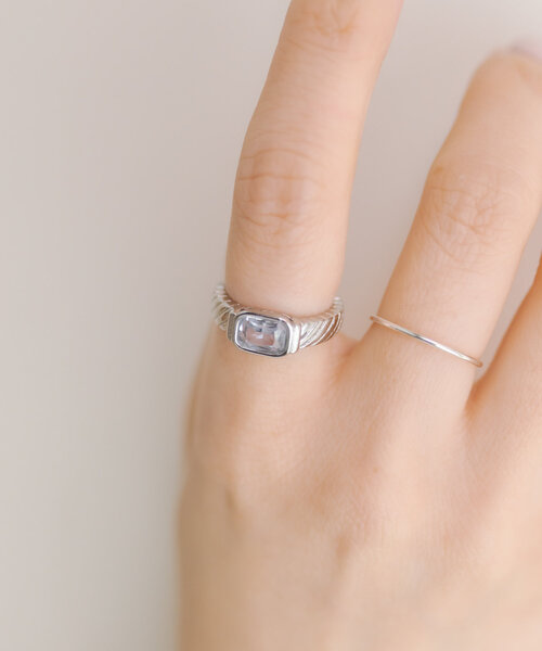 ear PAPILLONNER（イアパピヨネ）の「《インフルエンサーuchida企画》ステンレス/ジルコニアリング（リング・レディース・シルバー/ゴールド/ゴールド系その他/シルバー系その他・12）」の14枚目の写真