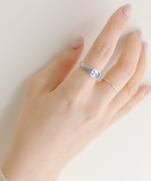 ear PAPILLONNER（イアパピヨネ）の「《インフルエンサーuchida企画》ステンレス/ジルコニアリング（リング・レディース・シルバー/ゴールド/ゴールド系その他/シルバー系その他・12）」の15枚目の写真