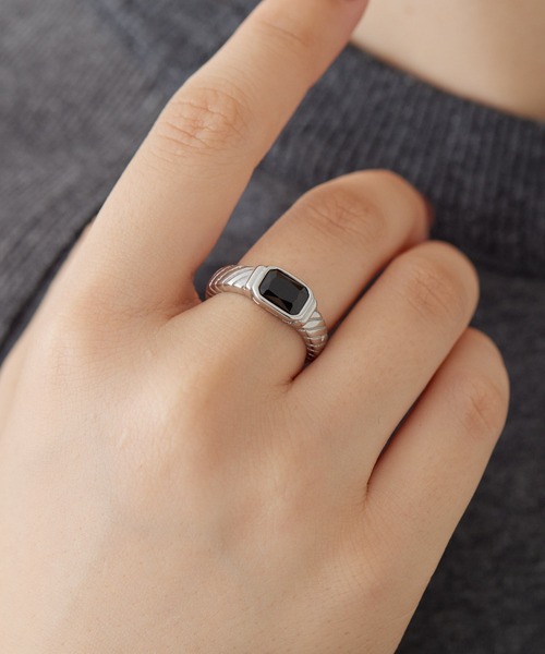 ear PAPILLONNER（イアパピヨネ）の「《インフルエンサーuchida企画》ステンレス/ジルコニアリング（リング・レディース・シルバー/ゴールド/ゴールド系その他/シルバー系その他・12）」の3枚目の写真