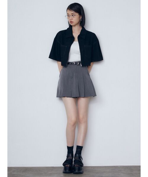 EMODA（エモダ）の「チャームベルトプリーツスカート（スカート・レディース・グレー/ブラウン/ブラック・MEDIUM/SMALL）」の14枚目の写真