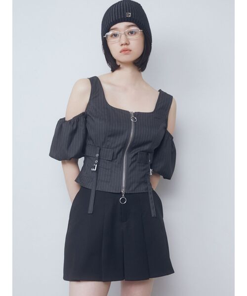 EMODA（エモダ）の「チャームベルトプリーツスカート（スカート・レディース・グレー/ブラウン/ブラック・MEDIUM/SMALL）」の19枚目の写真