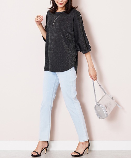 BELLUNA PLUS(ベルーナ)の「ラメ調肩ボタンデザインプルオーバー(Tシャツ/カットソー・レディース・エメラルド/イエロー/ブラック・MEDIUM/X-LARGE/LARGE)」の10枚目の写真