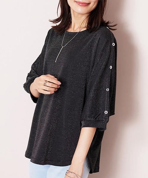BELLUNA PLUS(ベルーナ)の「ラメ調肩ボタンデザインプルオーバー(Tシャツ/カットソー・レディース・エメラルド/イエロー/ブラック・MEDIUM/X-LARGE/LARGE)」の6枚目の写真