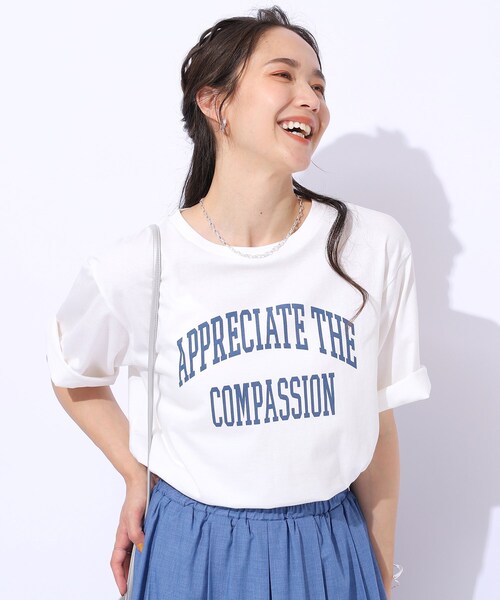 SHOO・LA・RUE（シューラルー）の「【洗える/綿100%/プチプラ】アウトも決まる ラウンドヘム プリントTシャツ（Tシャツ/カットソー・レディース・ピンク系6/グリーン系1/ホワイト系1/ベージュ系その他4/ブラック系2/ホワイト系3・02/04/03）」の2枚目の写真