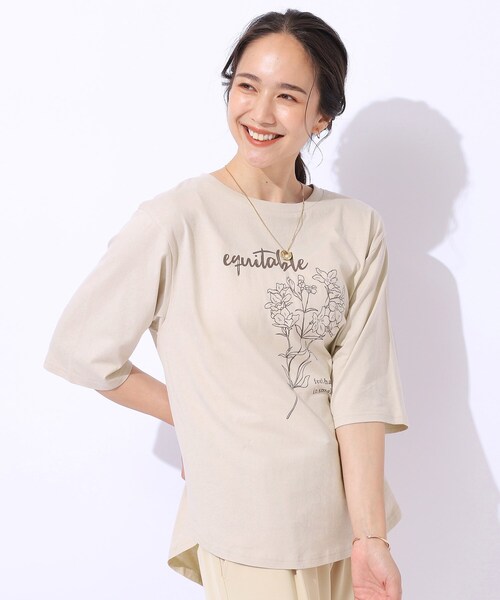 SHOO・LA・RUE（シューラルー）の「【洗える/綿100%/プチプラ】アウトも決まる ラウンドヘム プリントTシャツ（Tシャツ/カットソー・レディース・ピンク系6/グリーン系1/ホワイト系1/ベージュ系その他4/ブラック系2/ホワイト系3・02/04/03）」の4枚目の写真