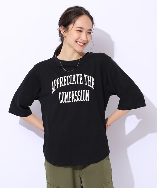 SHOO・LA・RUE（シューラルー）の「【洗える/綿100%/プチプラ】アウトも決まる ラウンドヘム プリントTシャツ（Tシャツ/カットソー・レディース・ピンク系6/グリーン系1/ホワイト系1/ベージュ系その他4/ブラック系2/ホワイト系3・02/04/03）」の9枚目の写真