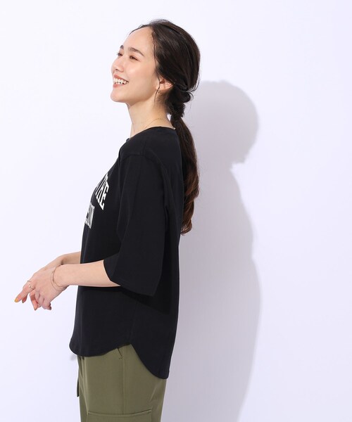 SHOO・LA・RUE（シューラルー）の「【洗える/綿100%/プチプラ】アウトも決まる ラウンドヘム プリントTシャツ（Tシャツ/カットソー・レディース・ピンク系6/グリーン系1/ホワイト系1/ベージュ系その他4/ブラック系2/ホワイト系3・02/04/03）」の10枚目の写真