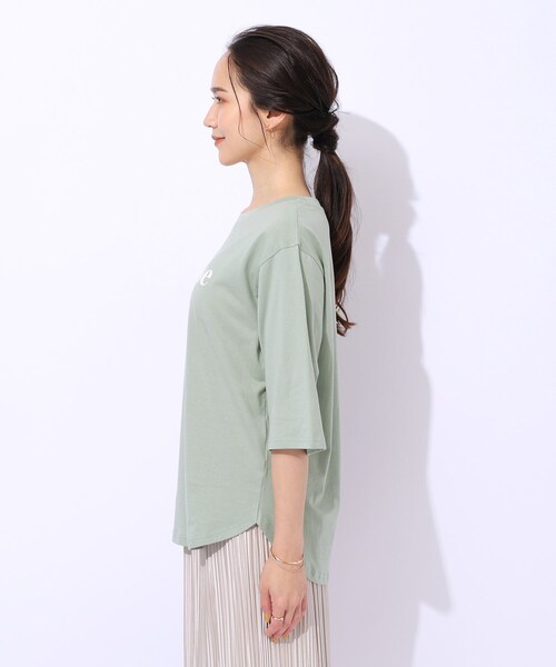 SHOO・LA・RUE（シューラルー）の「【洗える/綿100%/プチプラ】アウトも決まる ラウンドヘム プリントTシャツ（Tシャツ/カットソー・レディース・ピンク系6/グリーン系1/ホワイト系1/ベージュ系その他4/ブラック系2/ホワイト系3・02/04/03）」の7枚目の写真