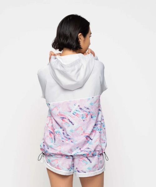 ROXY（ロキシー）の「HEALING TIME JACKET/ロキシー撥水加工ナイロンジャケット（ブルゾン・レディース・ブルー/マルチ/ブラック・LARGE/MEDIUM/SMALL）」の9枚目の写真