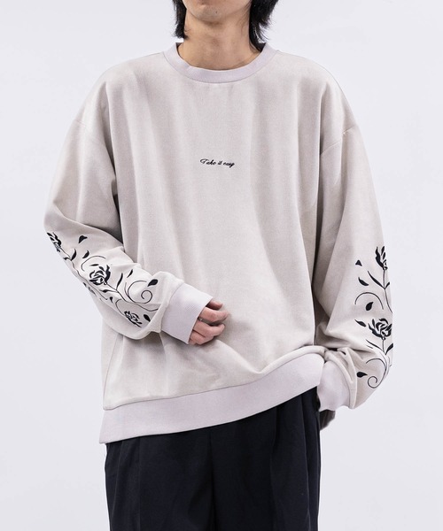 Naive magic（ナイーブマジック）の「【a】カットスウェード アームフラワーエンブロイダリー クルーネック スウェット（スウェット・メンズ・チャコールグレー/ブルー/グレイッシュベージュ/ブルーグレー/ミント/ライトグレー・MEDIUM/LARGE）」の2枚目の写真