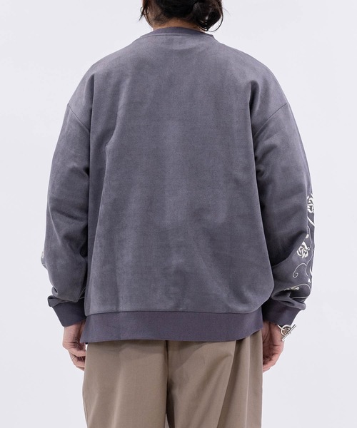 Naive magic（ナイーブマジック）の「【a】カットスウェード アームフラワーエンブロイダリー クルーネック スウェット（スウェット・メンズ・チャコールグレー/ブルー/グレイッシュベージュ/ブルーグレー/ミント/ライトグレー・MEDIUM/LARGE）」の9枚目の写真